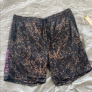 Municipal sports utility shorts XL NWOT